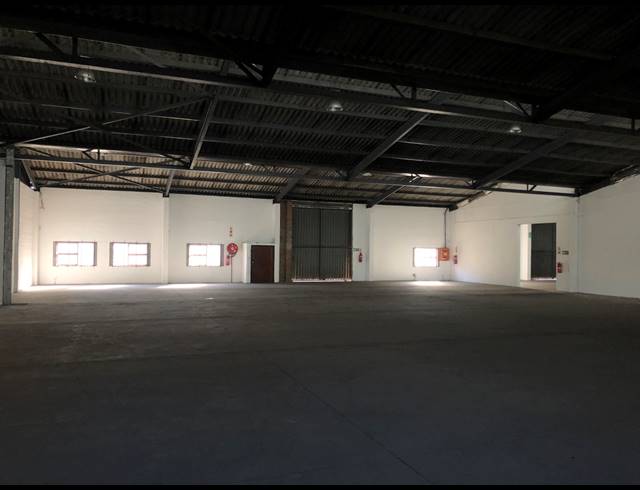 1,608M² WAREHOUSE TO LET IN AIRPORT INDUSTRIA